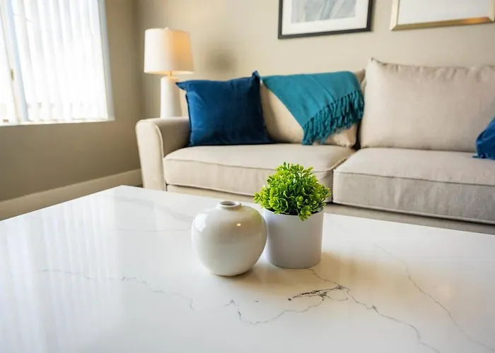 Landing - Modern With Amazing Amenities Apartment Phoenix