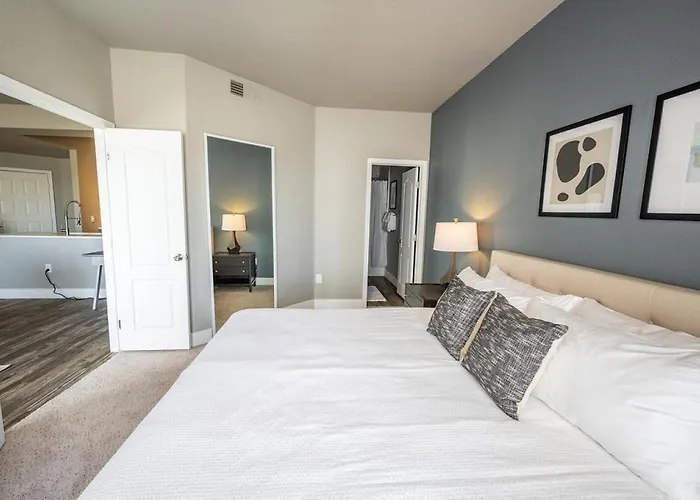 Landing - Modern With Amazing Amenities Phoenix