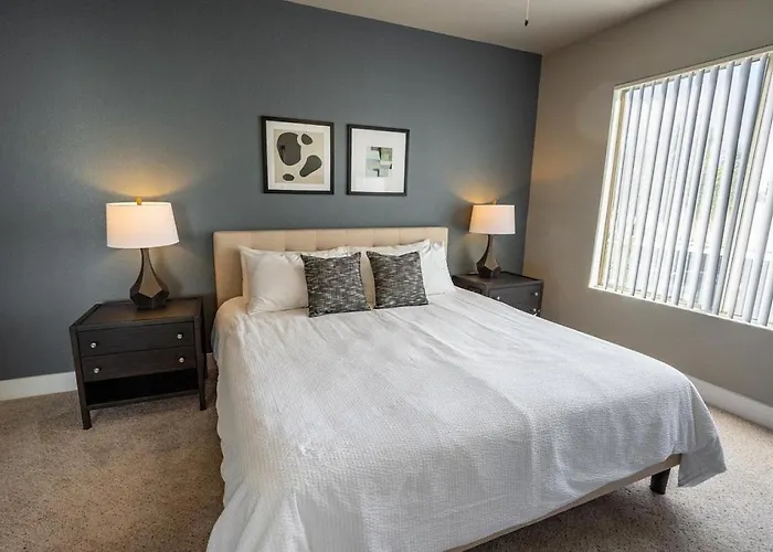 Landing - Modern With Amazing Amenities Phoenix